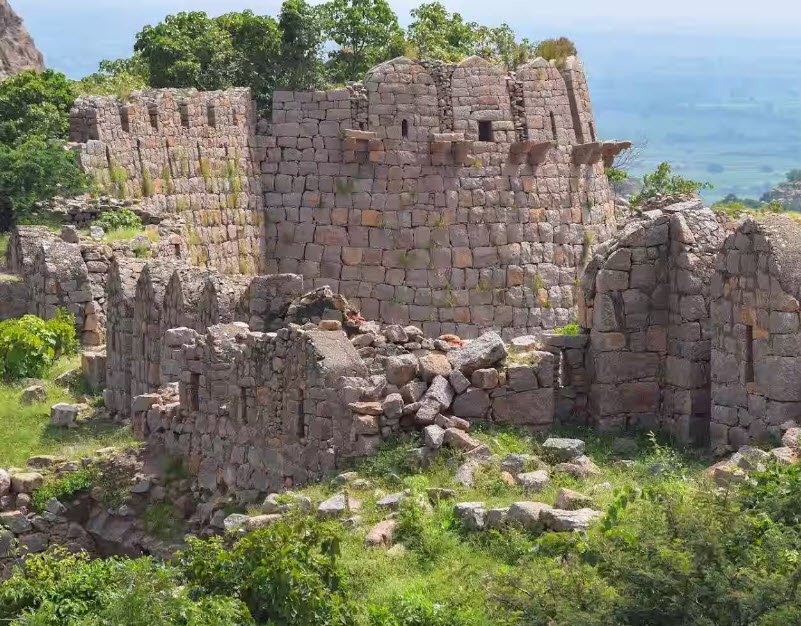 Vanadurga Fort, Yadgir, Karnataka - Vushii.com Vanadurga Fort, Yadgir, Karnataka - Vushii.com